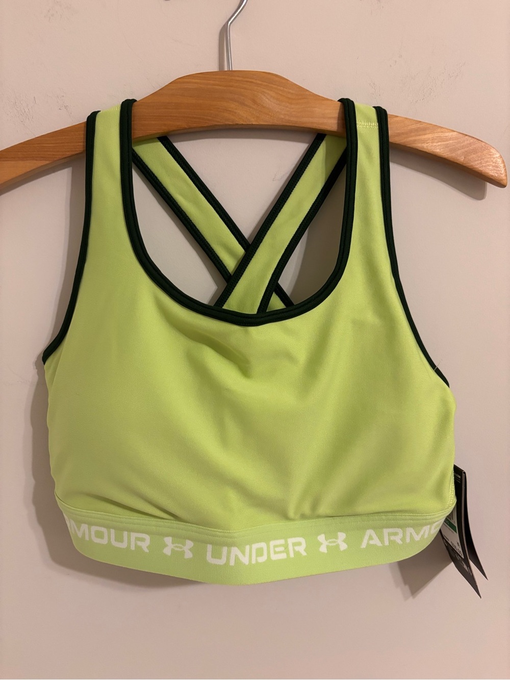 Under Armor NWT Medium support sports bra